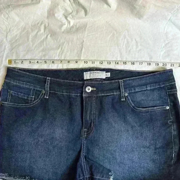 Torrid Women's Size 20 Raw Hem Cutoff Denim Shorts Dark Wash High Rise Plus Size - Picture 8 of 9